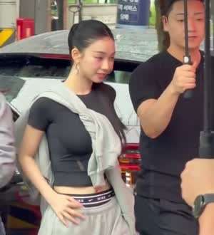 오늘자 어마어마한 에스파 카리나 나이키 팝업 행사 (스압)