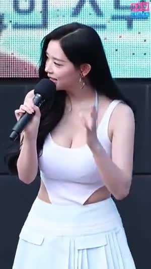묵직한 무게감 워터밤 트리플에스 김채연 (2)