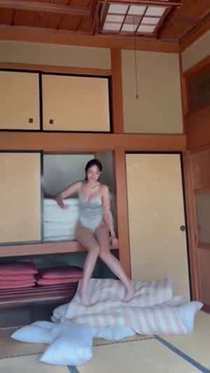 자연산 D컵 기상캐스터