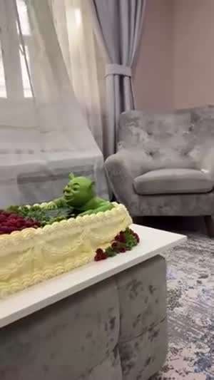 Shrek Cake