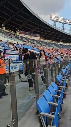 조민지 아나운서 덥다 더워 청바지 핏