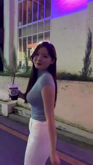 내년 여름에나 볼 수 있는 룩