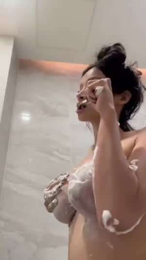 양치질 하는 누나