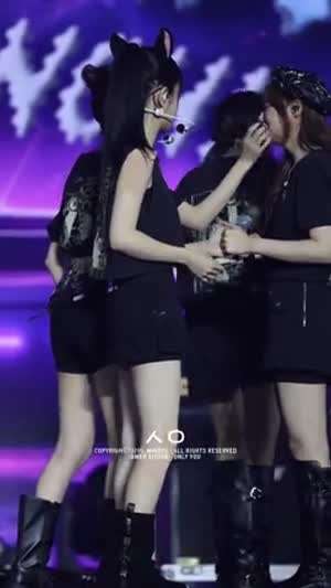 QWER 뿌엥잉 시연
